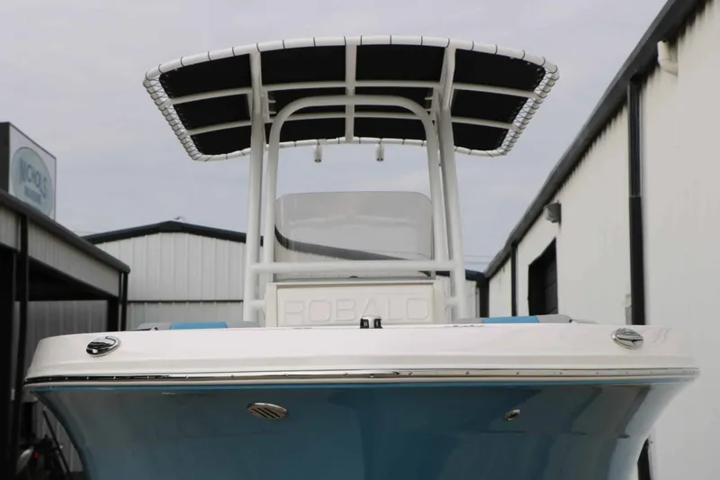 Slide: The Image of Robalo R200 2027 - 9