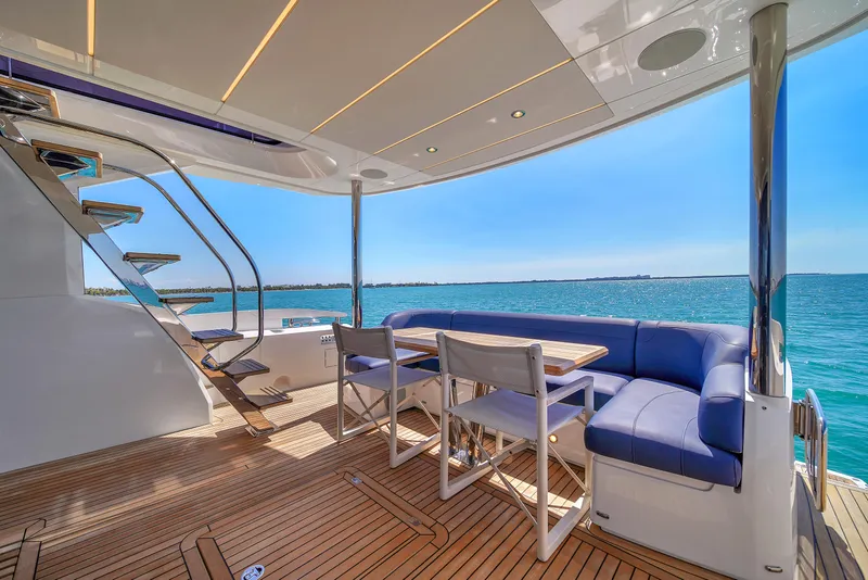 Slide: The Image of Sunseeker Manhattan 68 2021 - 57