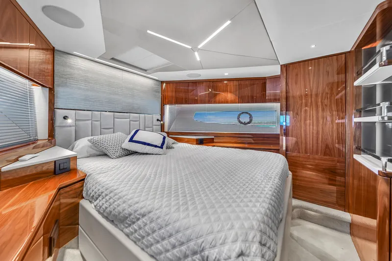 Slide: The Image of Sunseeker Manhattan 68 2021 - 28