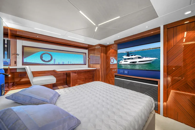 Slide: The Image of Sunseeker Manhattan 68 2021 - 30