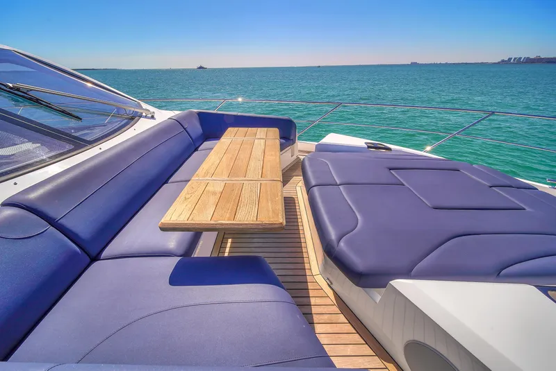 Slide: The Image of Sunseeker Manhattan 68 2021 - 77