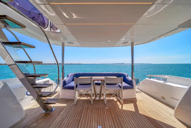 Slide: The Image of Sunseeker Manhattan 68 2021 - 60