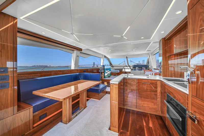 Slide: The Image of Sunseeker Manhattan 68 2021 - 9