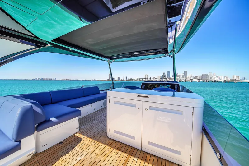 Slide: The Image of Sunseeker Manhattan 68 2021 - 63