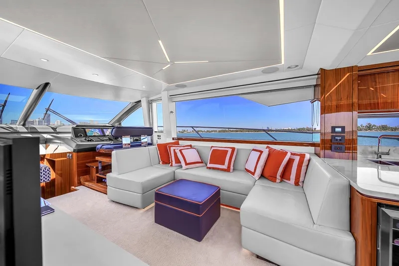 Slide: The Image of Sunseeker Manhattan 68 2021 - 19
