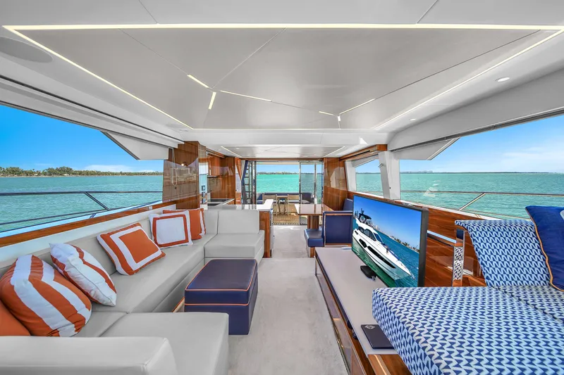 Slide: The Image of Sunseeker Manhattan 68 2021 - 16