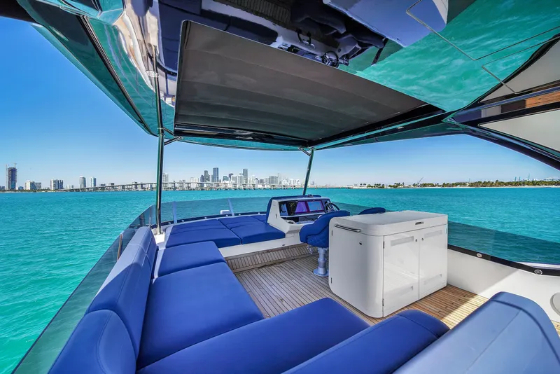Slide: The Image of Sunseeker Manhattan 68 2021 - 62