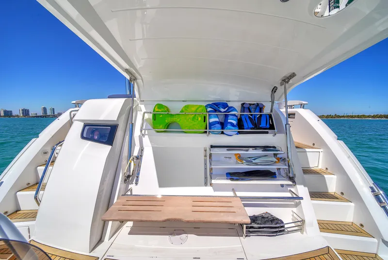 Slide: The Image of Sunseeker Manhattan 68 2021 - 71