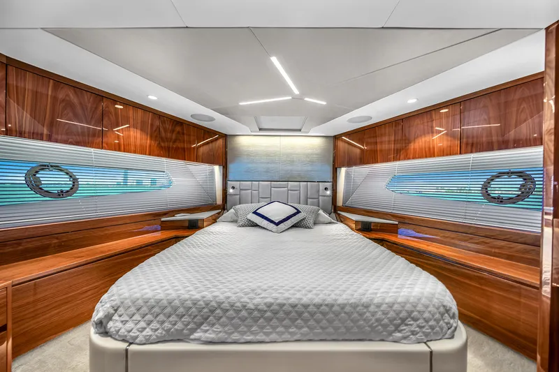 Slide: The Image of Sunseeker Manhattan 68 2021 - 36