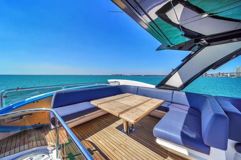 Slide: The Image of Sunseeker Manhattan 68 2021 - 48