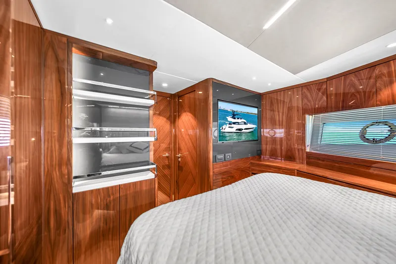 Slide: The Image of Sunseeker Manhattan 68 2021 - 51