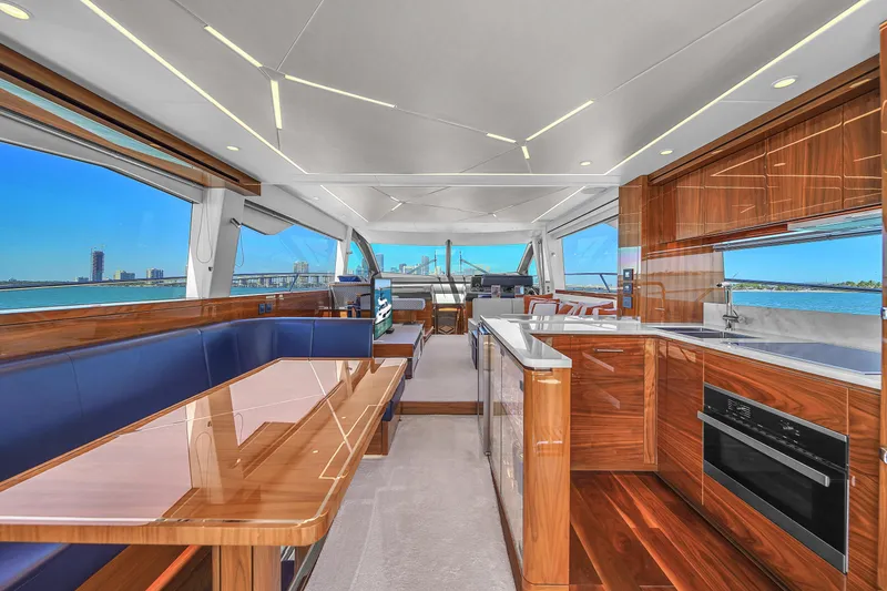 Slide: The Image of Sunseeker Manhattan 68 2021 - 10