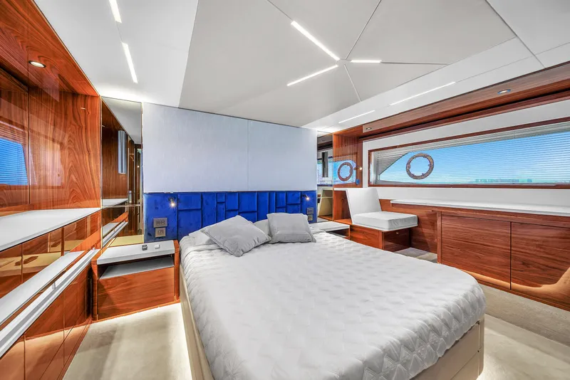 Slide: The Image of Sunseeker Manhattan 68 2021 - 35
