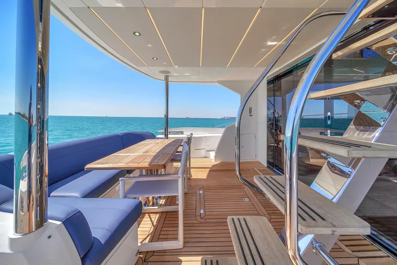 Slide: The Image of Sunseeker Manhattan 68 2021 - 58