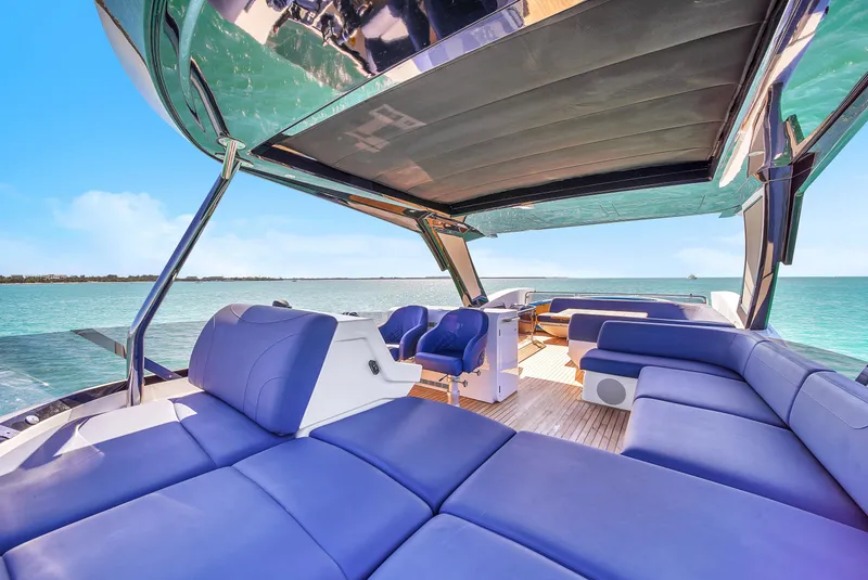 Slide: The Image of Sunseeker Manhattan 68 2021 - 70