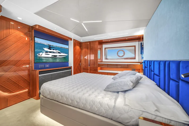 Slide: The Image of Sunseeker Manhattan 68 2021 - 29