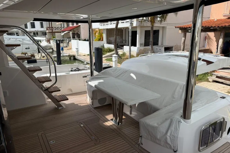 Slide: The Image of Sunseeker Manhattan 68 2021 - 87
