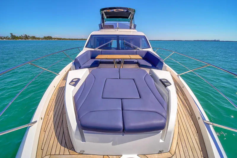 Slide: The Image of Sunseeker Manhattan 68 2021 - 75