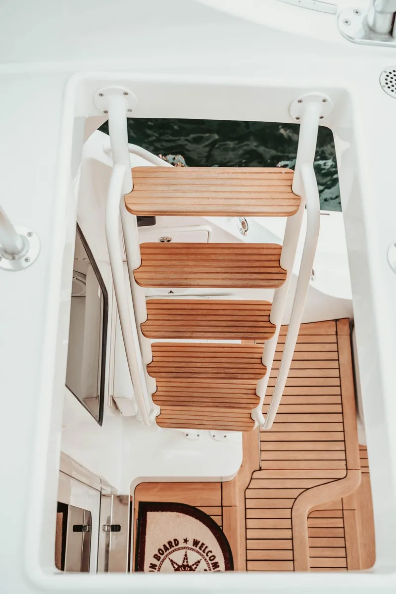 Slide: The Image of Hatteras 68 Convertible 2007 - 23