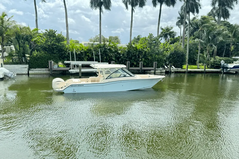 The Image of Grady-White Freedom 325 2025 - 0