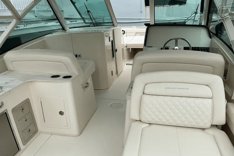 Slide: The Image of Grady-White Freedom 325 2025 - 11