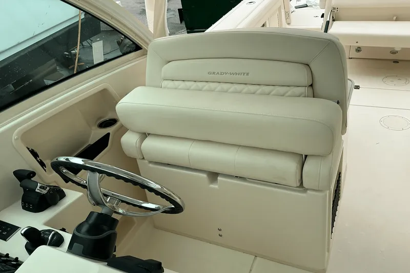 Slide: The Image of Grady-White Freedom 325 2025 - 12