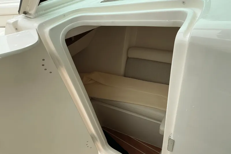 Slide: The Image of Grady-White Freedom 325 2025 - 19