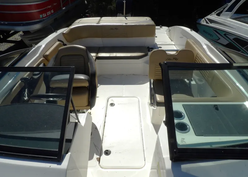 Slide: The Image of Sea Ray SPO 210 2023 - 7