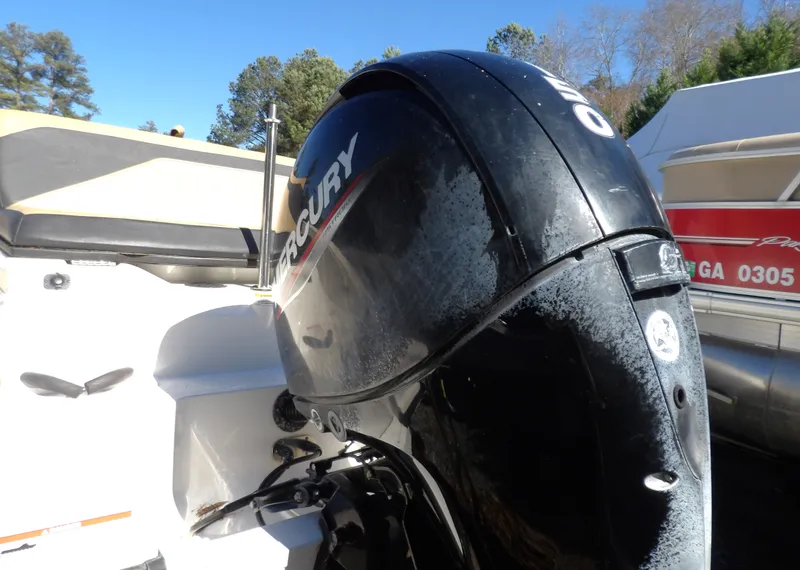 Slide: The Image of Sea Ray SPO 210 2023 - 18