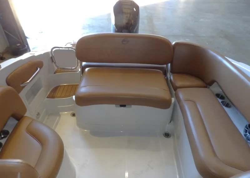 Slide: The Image of Crownline Boats 250 XSS 2023 - 4