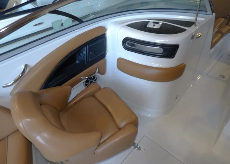 Slide: The Image of Crownline Boats 250 XSS 2023 - 3