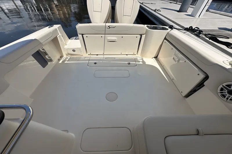 Slide: The Image of Scout 255 Dorado 2025 - 11