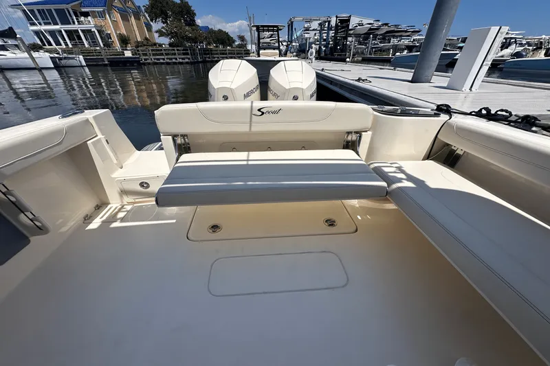 Slide: The Image of Scout 255 Dorado 2025 - 12