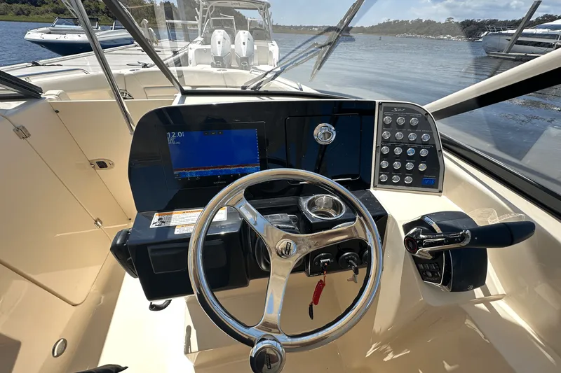 Slide: The Image of Scout 255 Dorado 2025 - 20