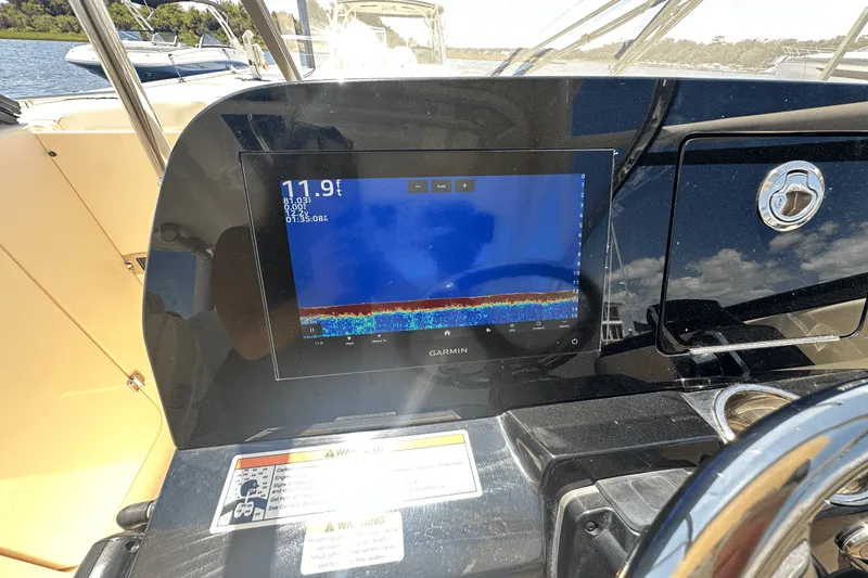 Slide: The Image of Scout 255 Dorado 2025 - 21