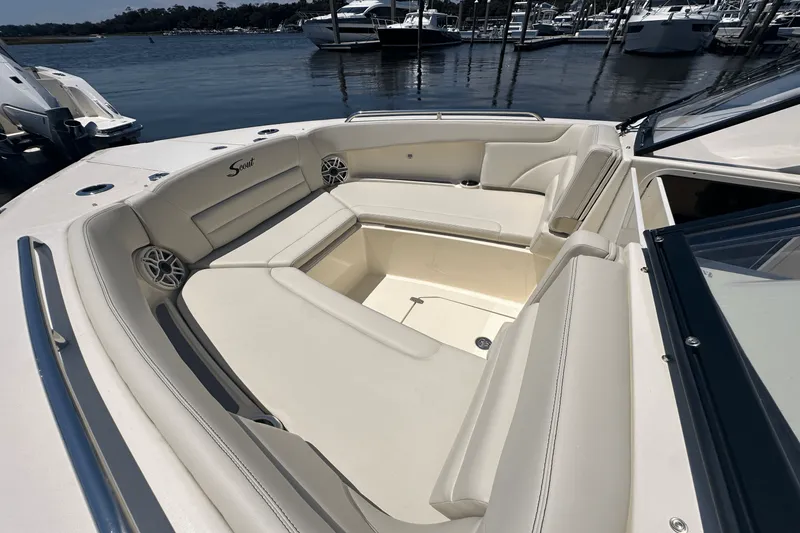 Slide: The Image of Scout 255 Dorado 2025 - 26