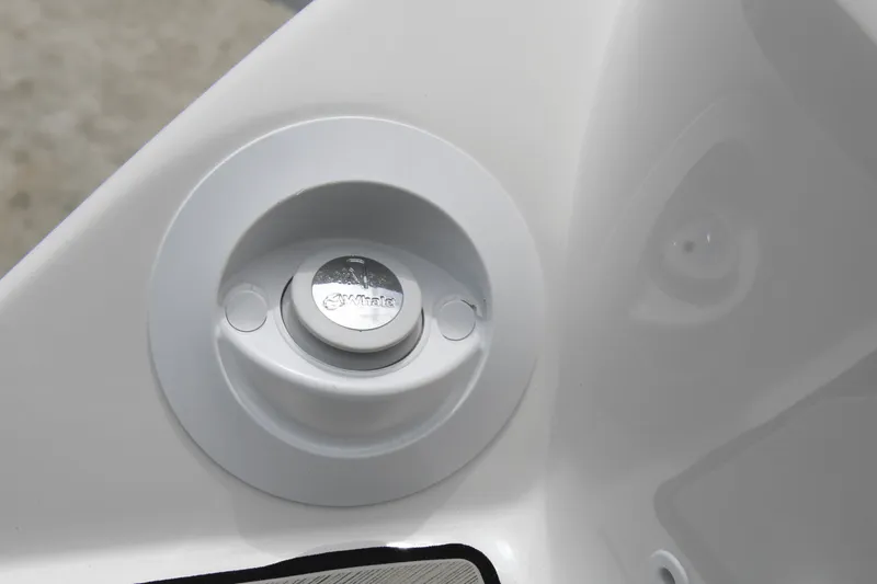 Slide: The Image of Sea Ray SLX 260 Outboard 2025 - 11