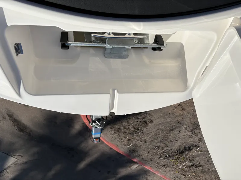 Slide: The Image of Sea Ray SPX 190 Outboard 2025 - 4