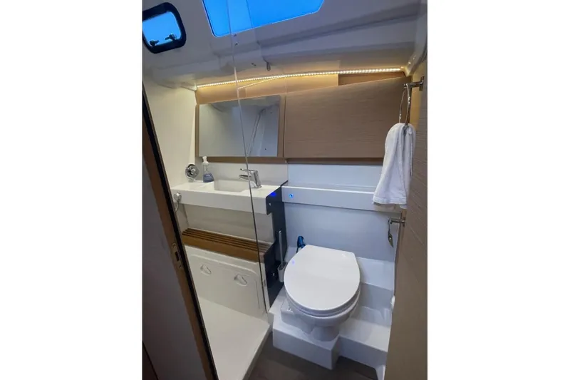 Slide: The Image of Jeanneau Sun Odyssey 490 2022 - 31