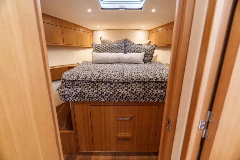 Slide: The Image of Hatteras 45 Express Sportfish 2015 - 29