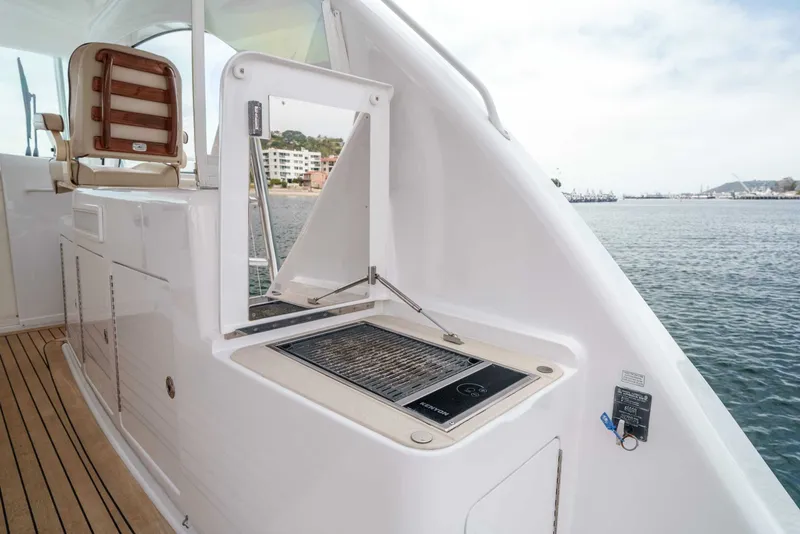 Slide: The Image of Hatteras 45 Express Sportfish 2015 - 16
