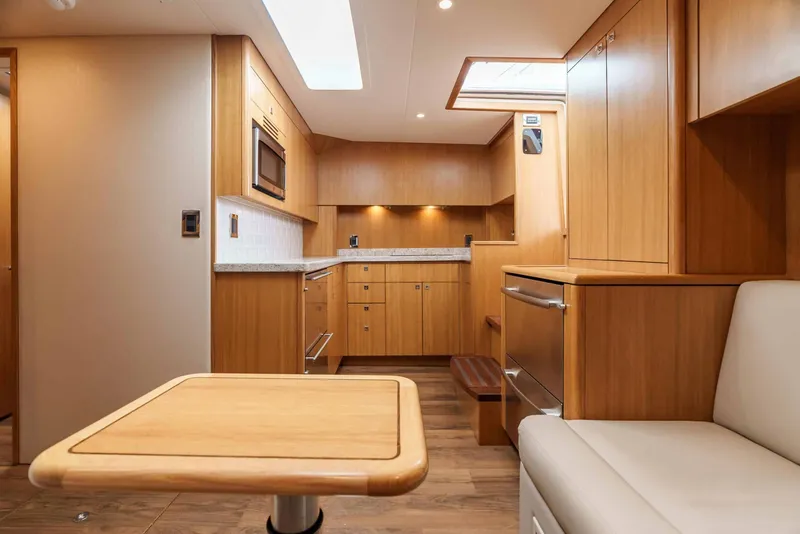 Slide: The Image of Hatteras 45 Express Sportfish 2015 - 25
