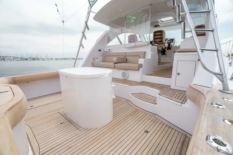 Slide: The Image of Hatteras 45 Express Sportfish 2015 - 12