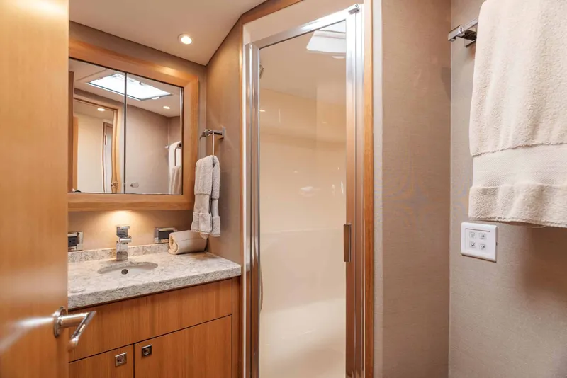 Slide: The Image of Hatteras 45 Express Sportfish 2015 - 31