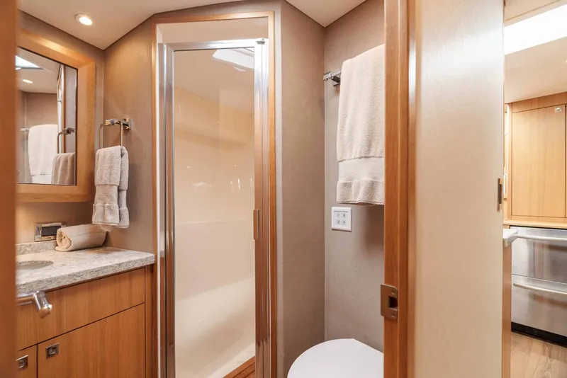 Slide: The Image of Hatteras 45 Express Sportfish 2015 - 30