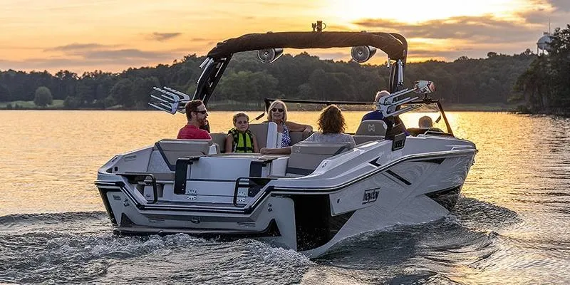 The Image of Heyday Wake Boats H 22 2025 - 0