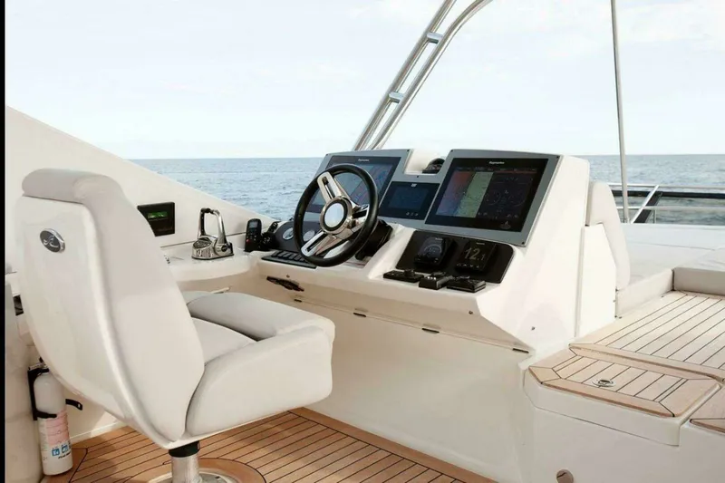 Slide: The Image of Sea Ray L650 Fly "Jeanne Rose" 2018 - 18