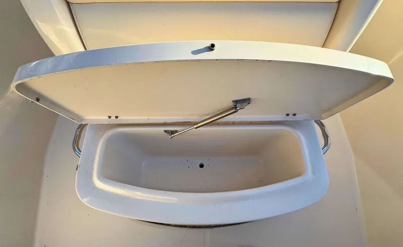 Slide: The Image of Grady White FISHERMAN 216 - 18