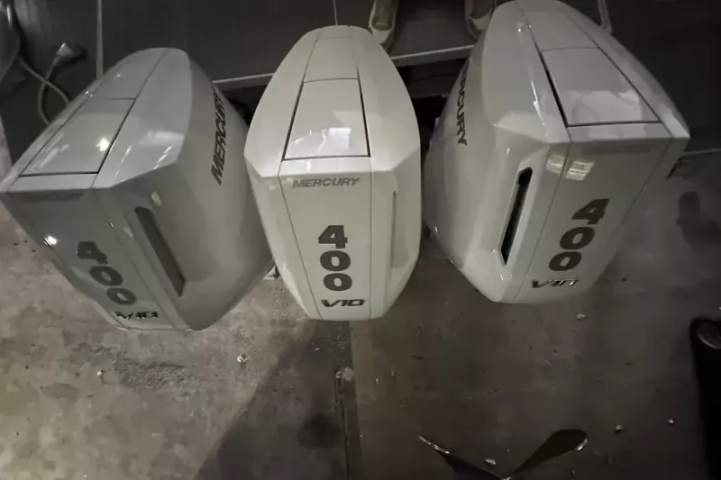 Slide: The Image of Cruisers Yachts 38 GLS OB - 1