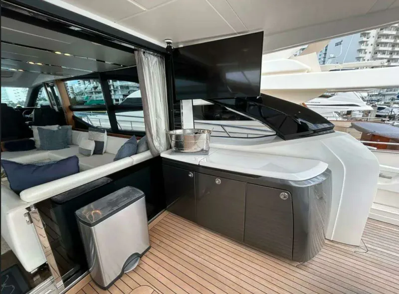 Slide: The Image of Princess S72 "Snowbird" 2014 - 33